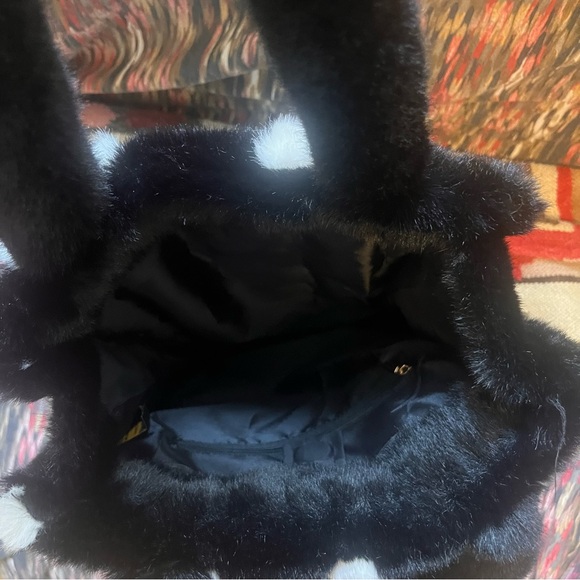 🌀🏷️🆕🎉 totw • black & white checkered fluffy tote bag - Picture 11 of 12